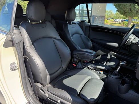 Used 2019 MINI Cooper S w/ Signature Upholstery Package FWD image 28