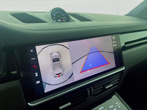 Certified 2022 Porsche Cayenne Turbo image 17