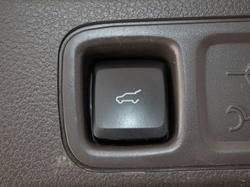 Used 2023 Lincoln Navigator Reserve AWD/4WD image 17