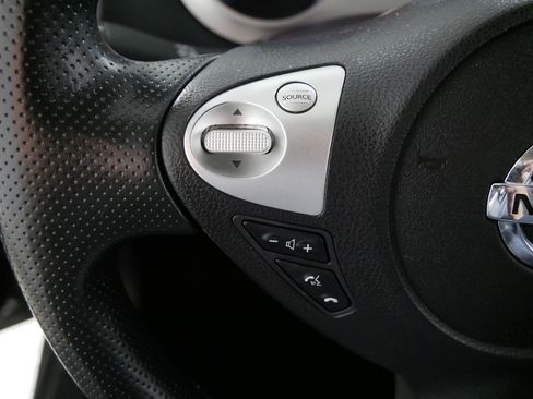 Used 2015 Nissan Juke S image 27