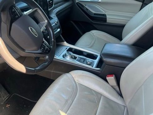 Used 2020 Ford Explorer Platinum w/ Premium Technology Package image 7