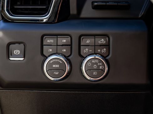 Used 2026 GMC Sierra 3500 Denali Ultimate image 22