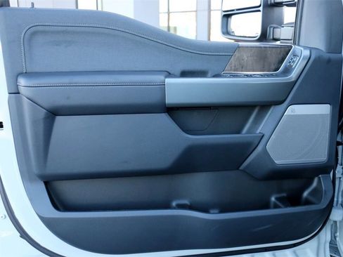 New 2026 Ford F250 Lariat w/ Black Appearance Package image 18