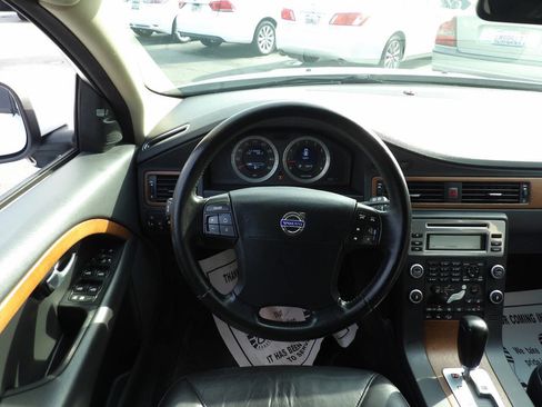 Used 2009 Volvo XC70 3.2 image 5