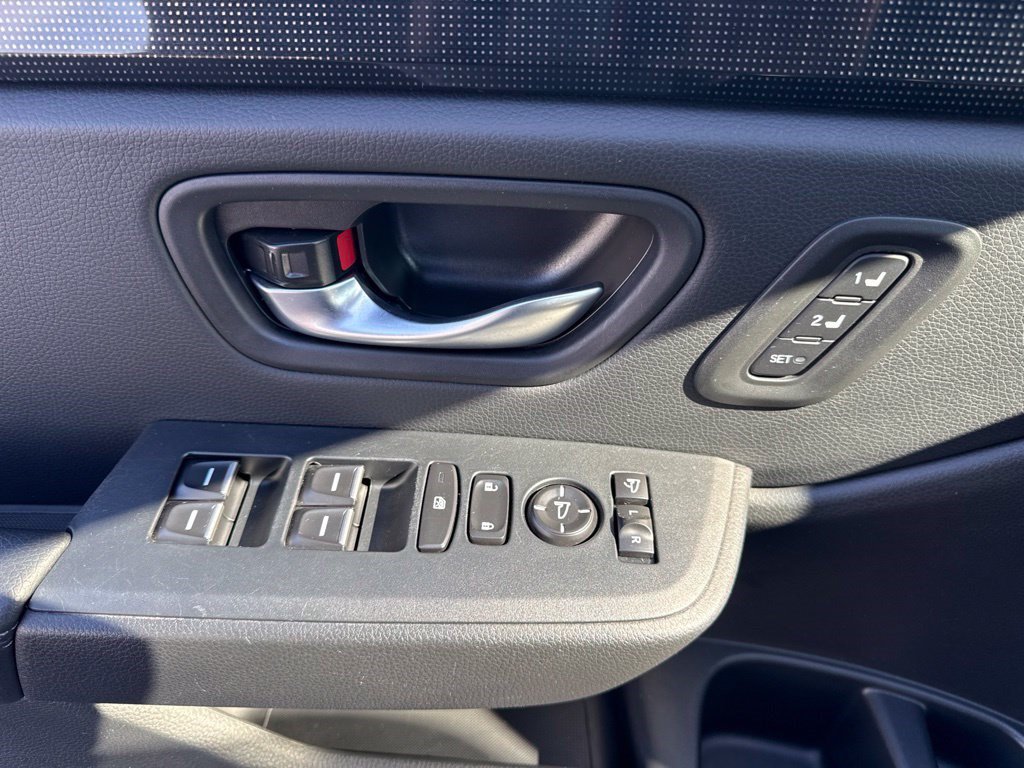 Used 2025 Honda Pilot Elite image 22