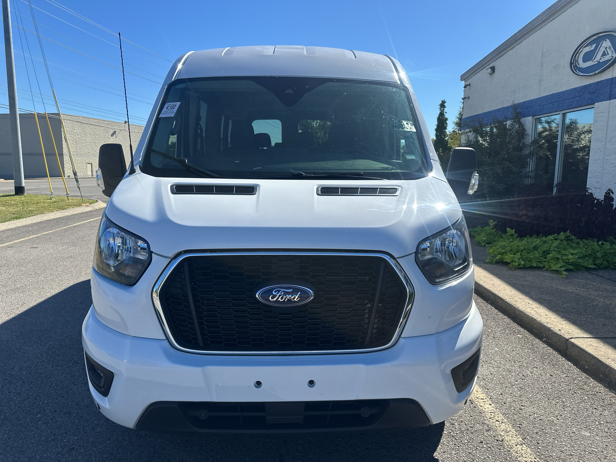 Used 2024 Ford Transit 350 XLT RWD image 9