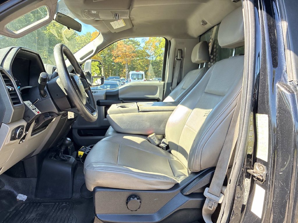 Used 2017 Ford F550 4x4 Regular Cab Super Duty image 18