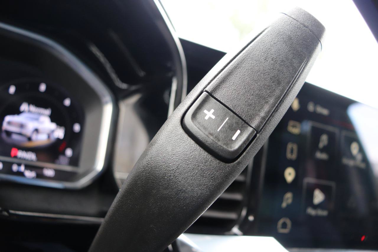 Used 2025 GMC Sierra 1500 SLT AWD/4WD image 42