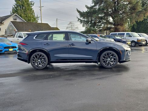 New 2025 Toyota Crown Signia image 7