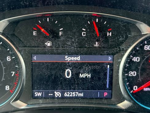 Used 2023 Chevrolet Traverse LT AWD/4WD image 4