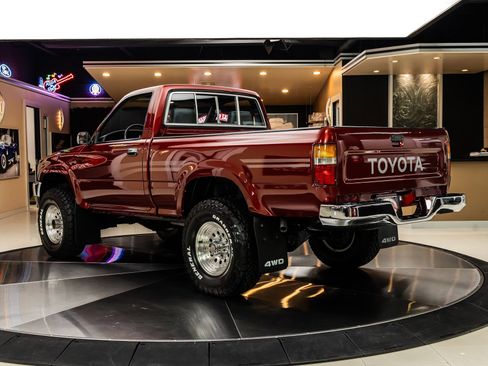 Used 1991 Toyota Pickup Deluxe image 17