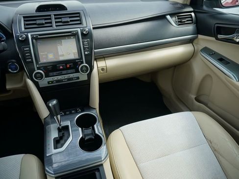 Used 2014 Toyota Camry XLE w/ Leather Package image 29