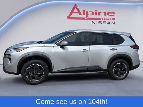 Used 2025 Nissan Rogue SV AWD/4WD image 2