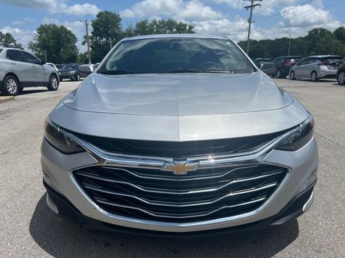 Used 2020 Chevrolet Malibu LT FWD image 2