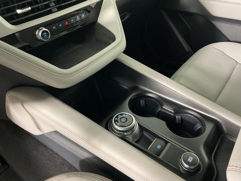 New 2027 Ford Explorer Active w/ Active Comfort Package RWD image 20