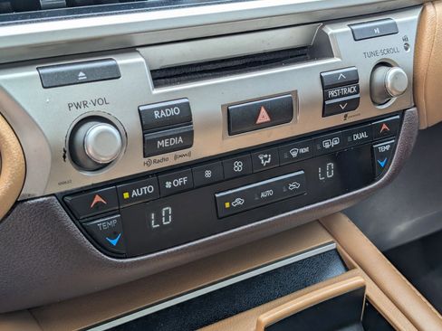 Used 2016 Lexus ES 350 w/ Accessory Package 2 FWD image 26