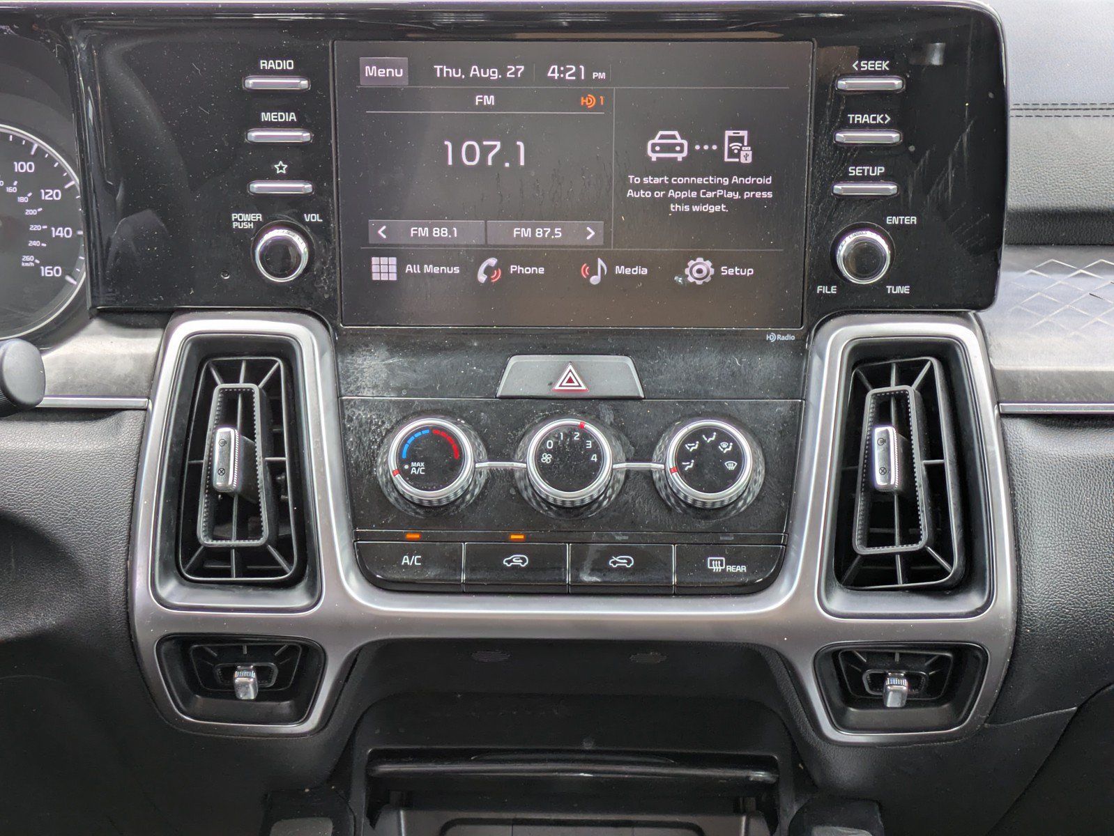 Certified 2023 Kia Sorento LX FWD image 15