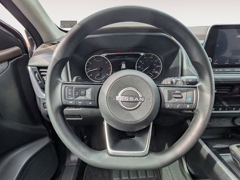 Certified 2022 Nissan Rogue SV image 18