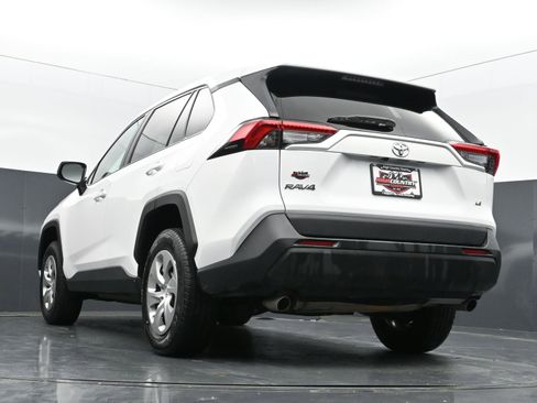 Used 2023 Toyota RAV4 LE FWD image 38