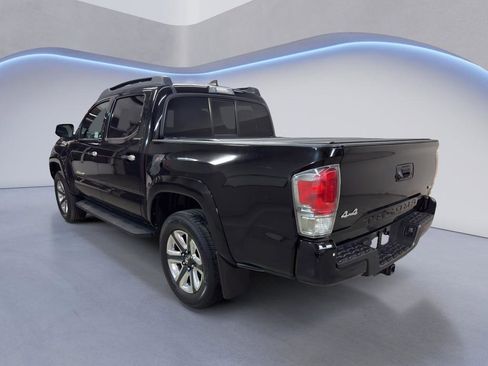 Used 2016 Toyota Tacoma Limited image 4