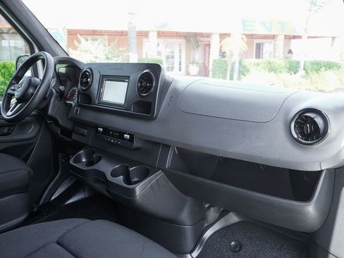 Used 2019 Mercedes-Benz Sprinter 170 Cargo image 32