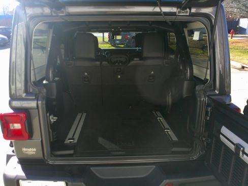 Used 2021 Jeep Wrangler Unlimited Rubicon w/ Trailer Tow Package image 46