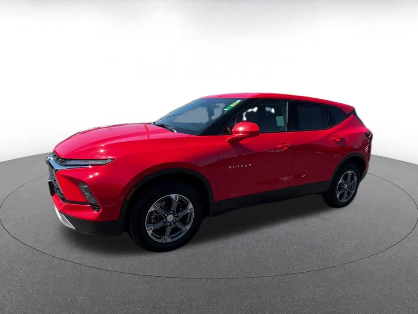 Used 2025 Chevrolet Blazer LT FWD image 7
