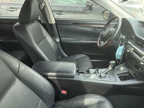 Used 2018 Lexus ES 350 w/ Premier Package image 9