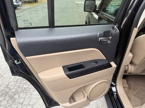 Used 2017 Jeep Patriot High Altitude image 23