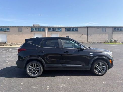 Used 2021 Kia Seltos LX AWD/4WD image 4