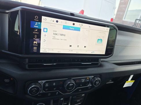 Certified 2025 Jeep Wrangler Sport S image 22