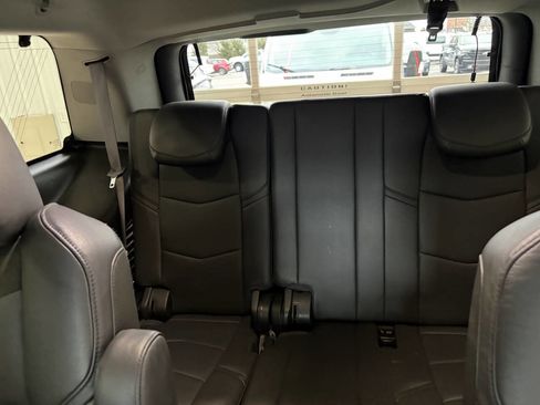 Used 2016 Cadillac Escalade Luxury image 30