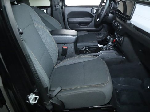 Used 2025 Jeep Wrangler Sport S image 33