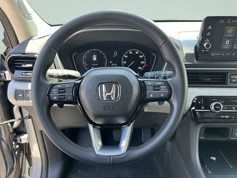 Used 2023 Honda Pilot Touring image 33