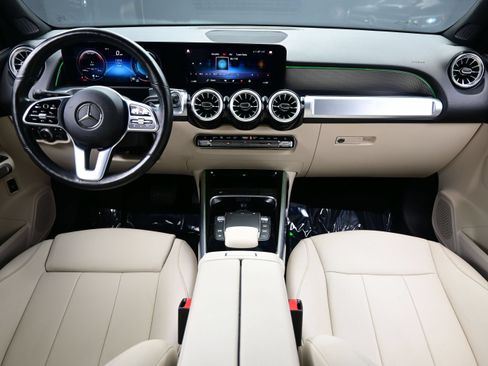 Used 2022 Mercedes-Benz GLB 250 4MATIC image 17