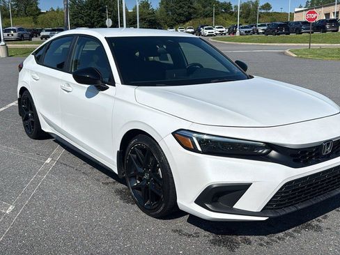 Used 2024 Honda Civic Sport image 1