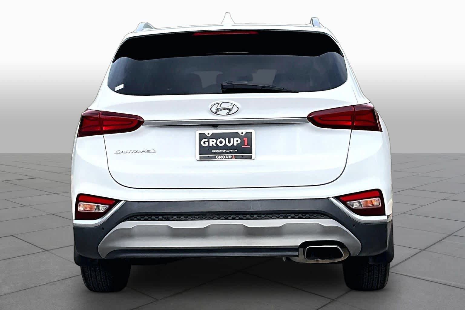 Used 2020 Hyundai Santa Fe SEL w/ Convenience Package FWD image 9