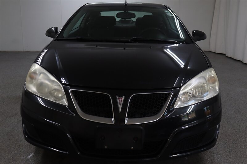 Used 2009 Pontiac G6 Coupe FWD image 2