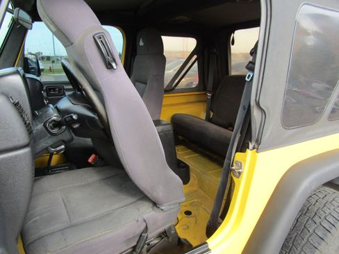 Used 2006 Jeep Wrangler X image 31