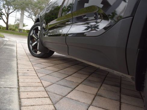 Used 2020 Volvo XC40 T5 Momentum w/ Protection Package Premier image 34