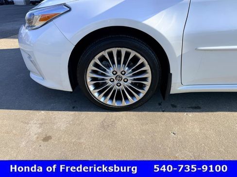 Used 2016 Toyota Avalon Limited image 10