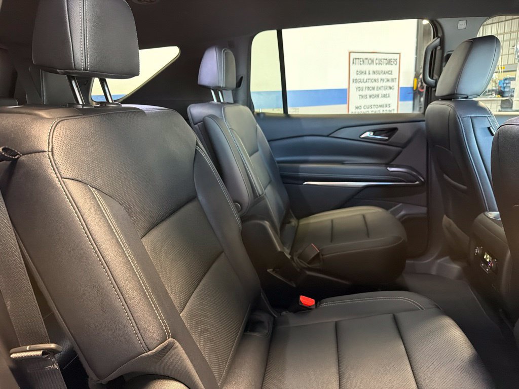 Used 2026 Chevrolet Traverse LT w/ Driver Confidence Package AWD/4WD image 29