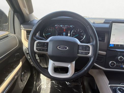 Used 2022 Ford Expedition Limited RWD image 12