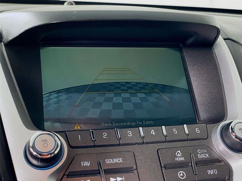 Used 2017 Chevrolet Equinox LT w/ Convenience Package image 16