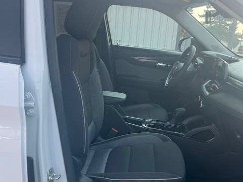 Used 2024 Chevrolet TrailBlazer LS w/ LS Convenience Package AWD/4WD image 30