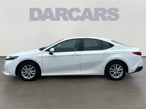 Used 2025 Toyota Camry LE FWD image 4