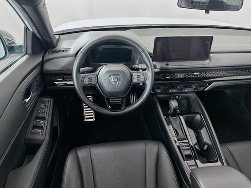 Used 2025 Honda Accord Sport image 4