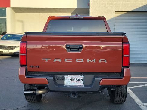 Used 2025 Toyota Tacoma TRD Sport AWD/4WD image 30