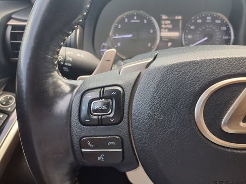 Used 2018 Lexus IS 300 w/ Premium Package RWD image 21