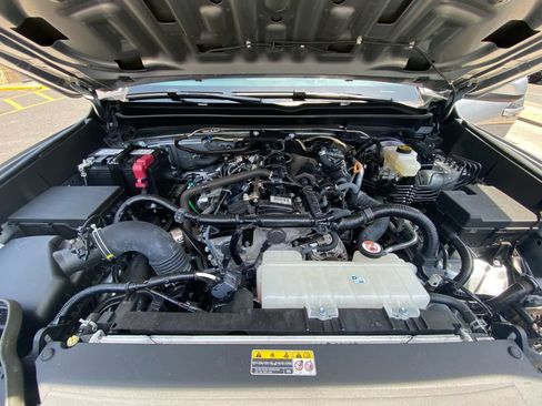 Used 2025 Toyota Tacoma SR5 AWD/4WD image 30